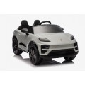 Vozidlo Porsche Macan sivá
