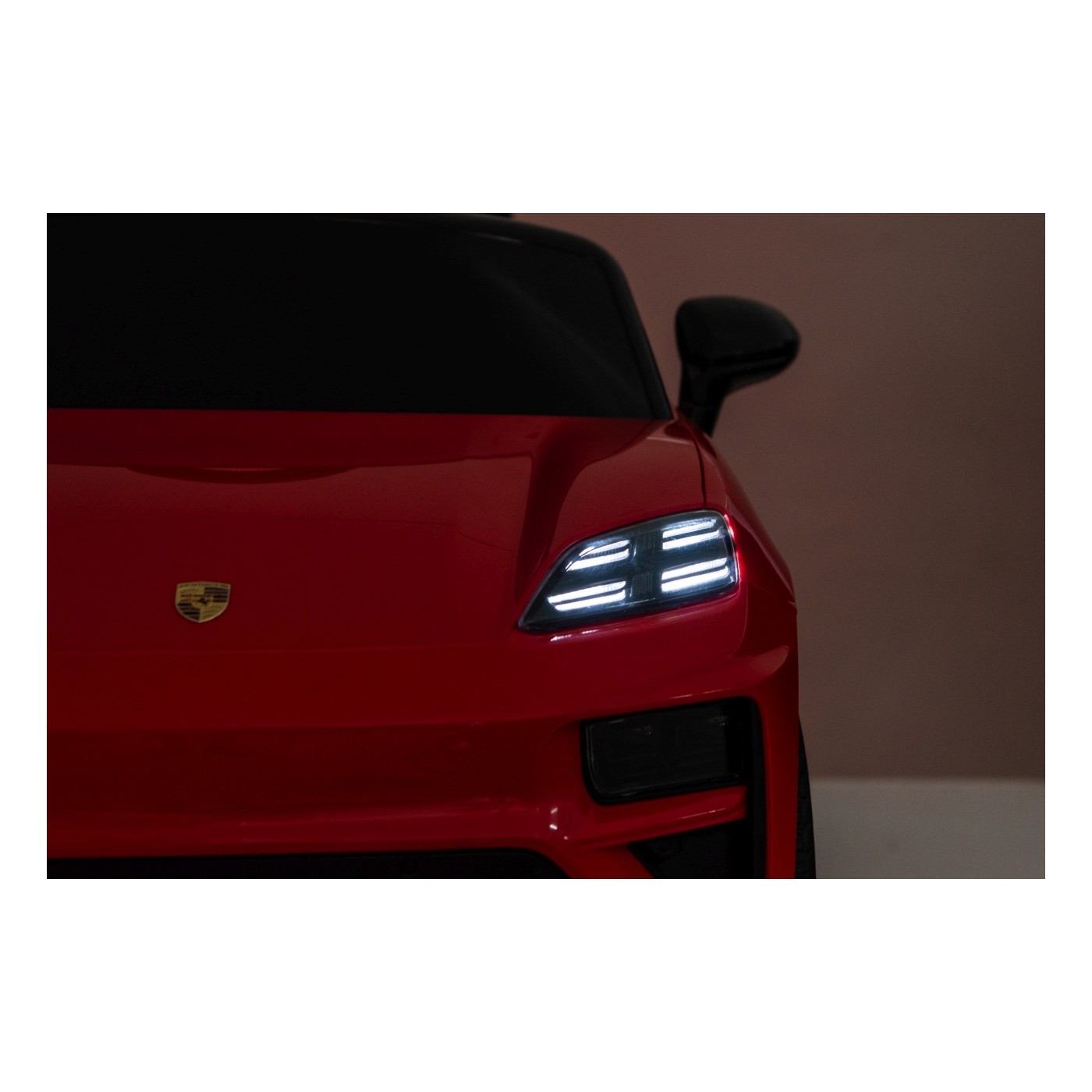 Červené vozidlo Porsche Macan