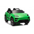 Zelené vozidlo Porsche Macan