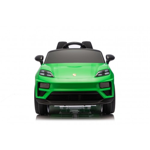 Zelené vozidlo Porsche Macan