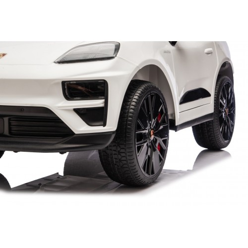 Porsche Macan biele vozidlo