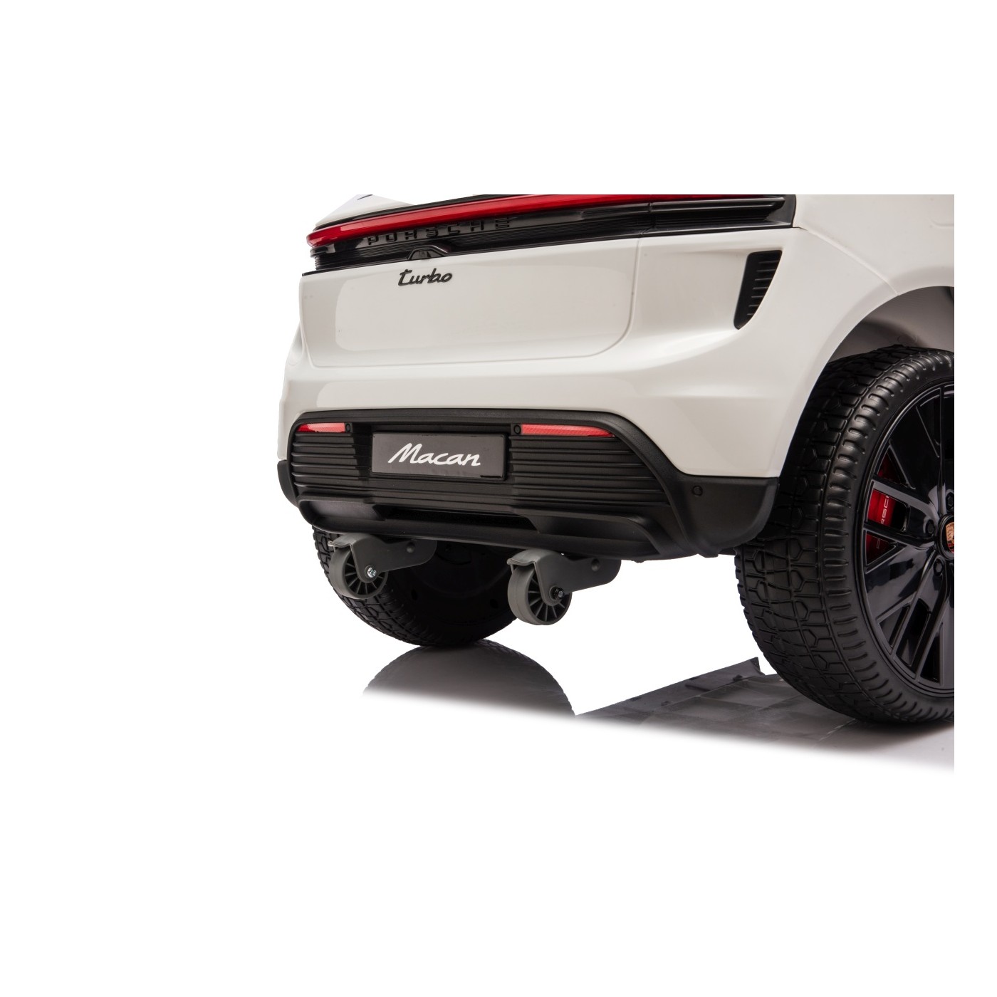 Porsche Macan biele vozidlo