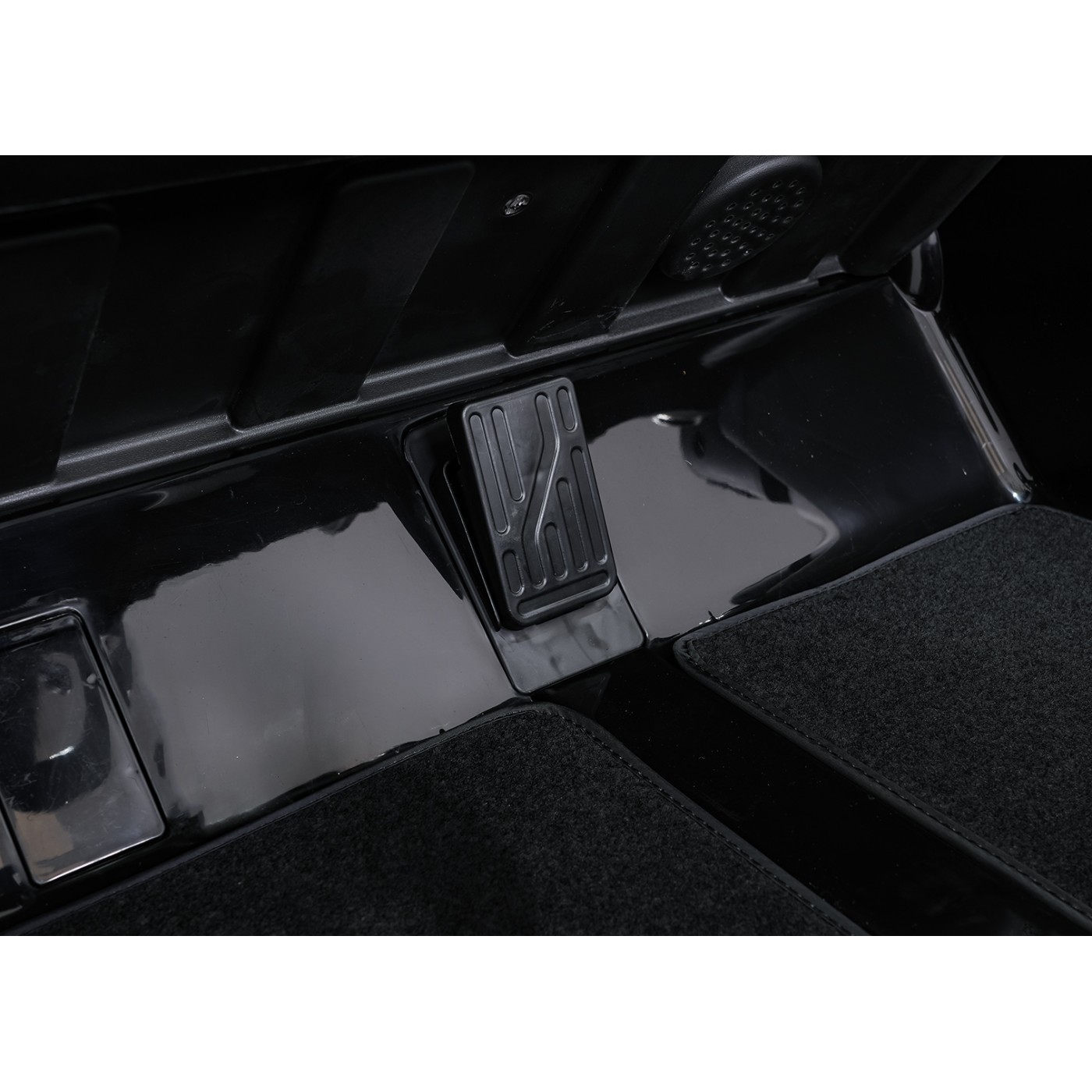 Vozidlo Mercedes Benz GT63 AMG čierne