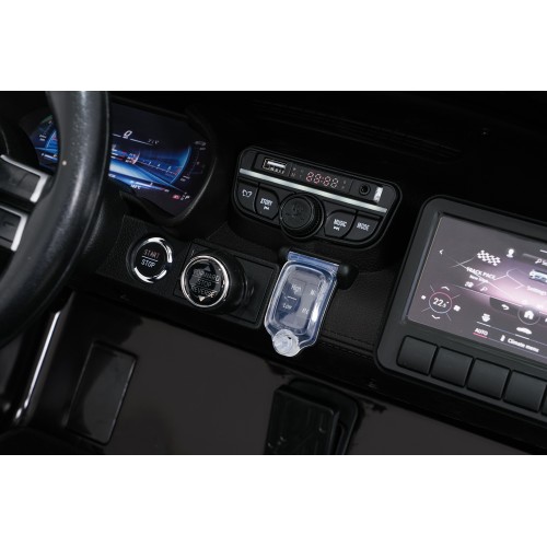 Vozidlo Mercedes Benz GT63 AMG čierne