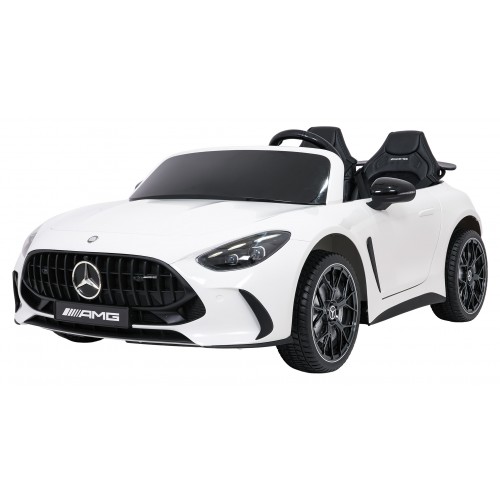 Vozidlo Mercedes Benz GT63 AMG bielej farby