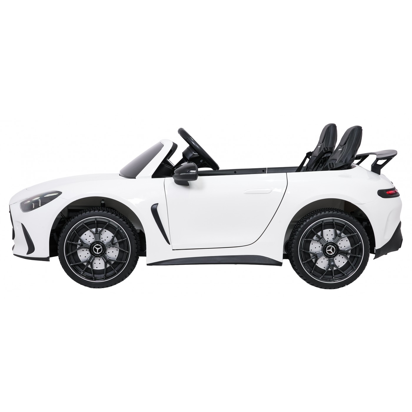 Vozidlo Mercedes Benz GT63 AMG bielej farby