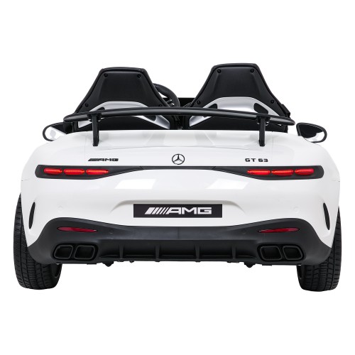 Vozidlo Mercedes Benz GT63 AMG bielej farby