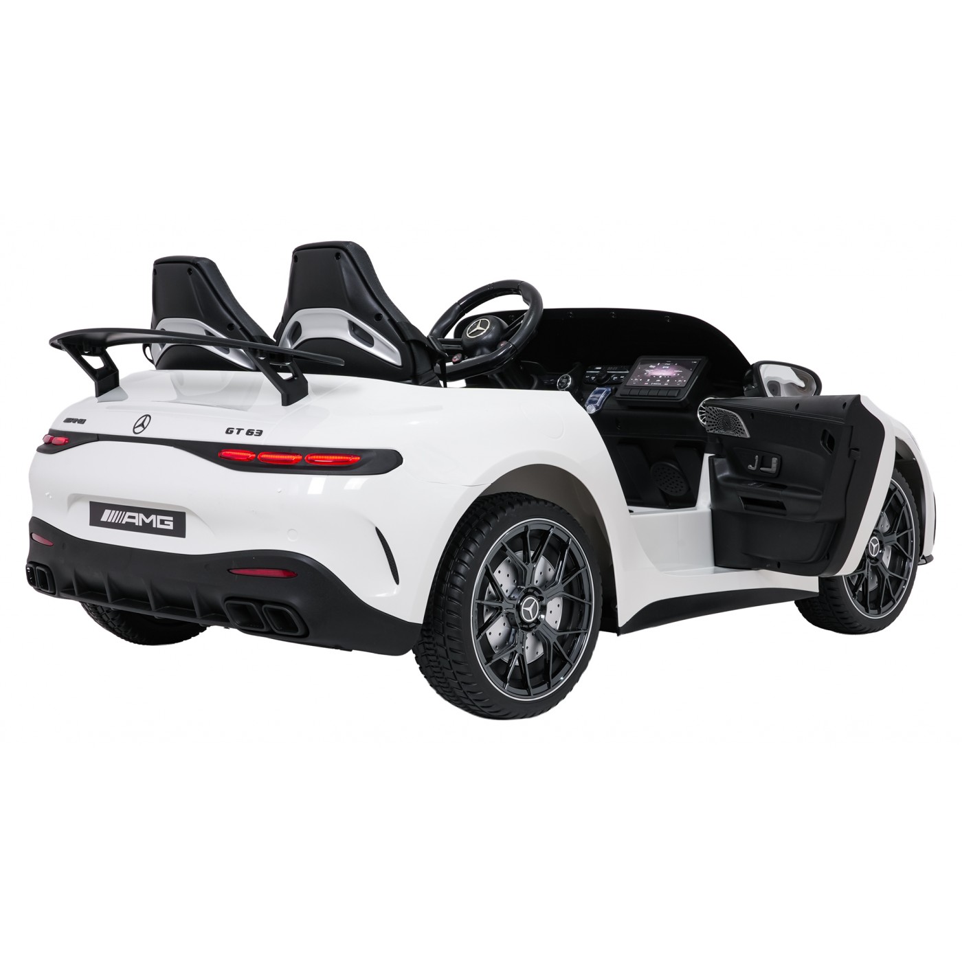 Vozidlo Mercedes Benz GT63 AMG bielej farby