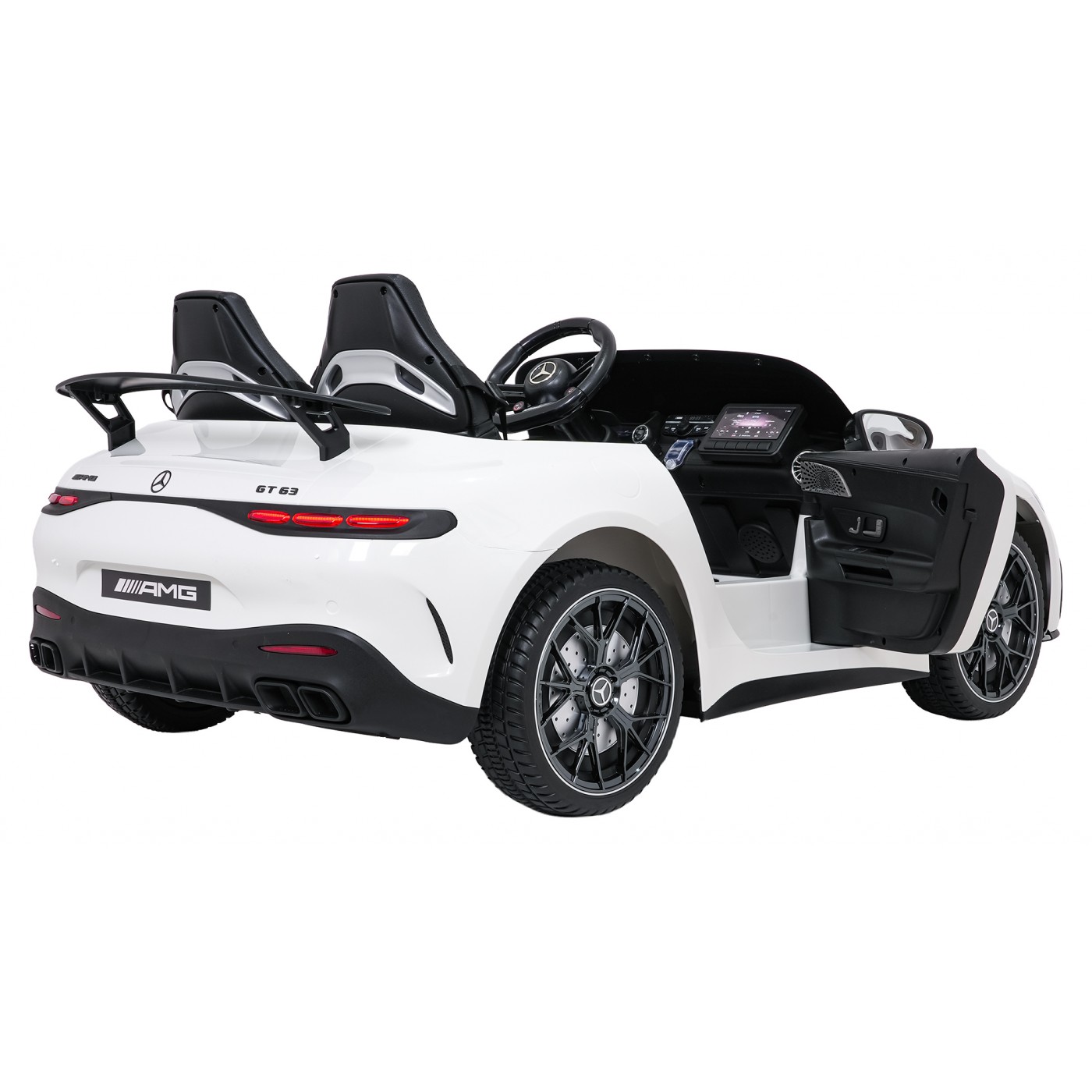 Vozidlo Mercedes Benz GT63 AMG bielej farby