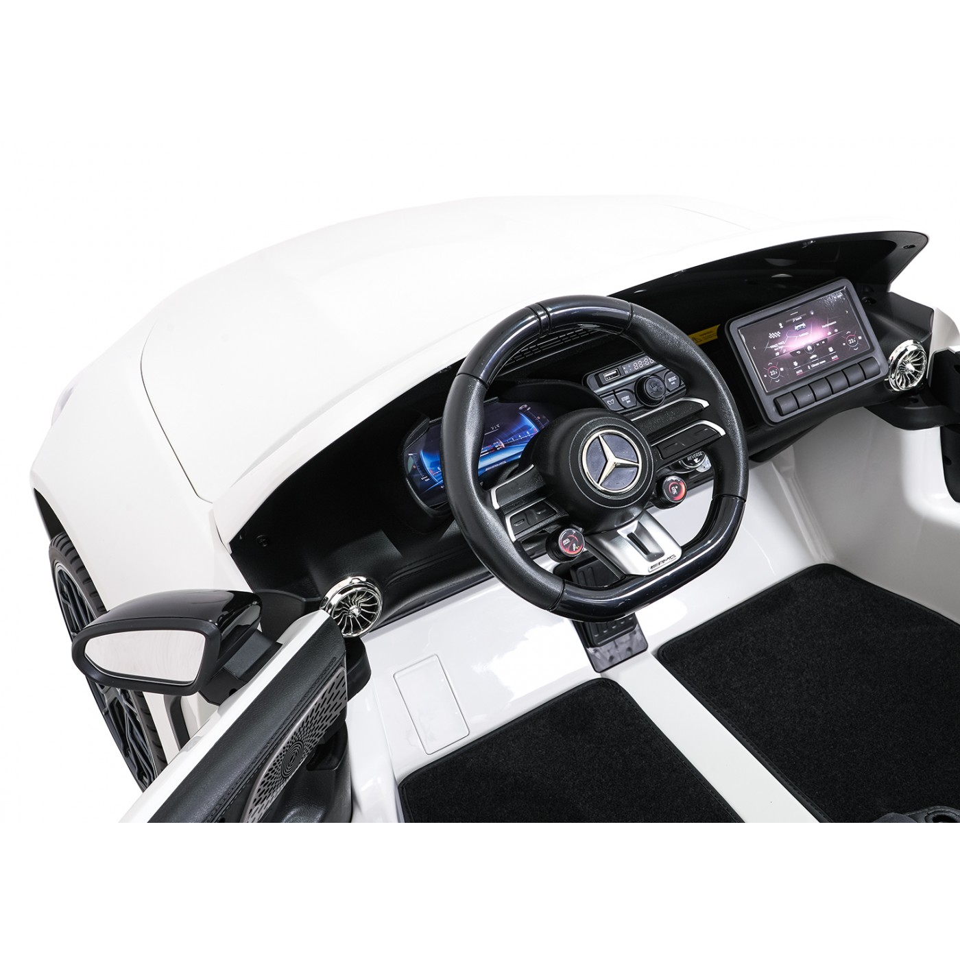 Vozidlo Mercedes Benz GT63 AMG bielej farby