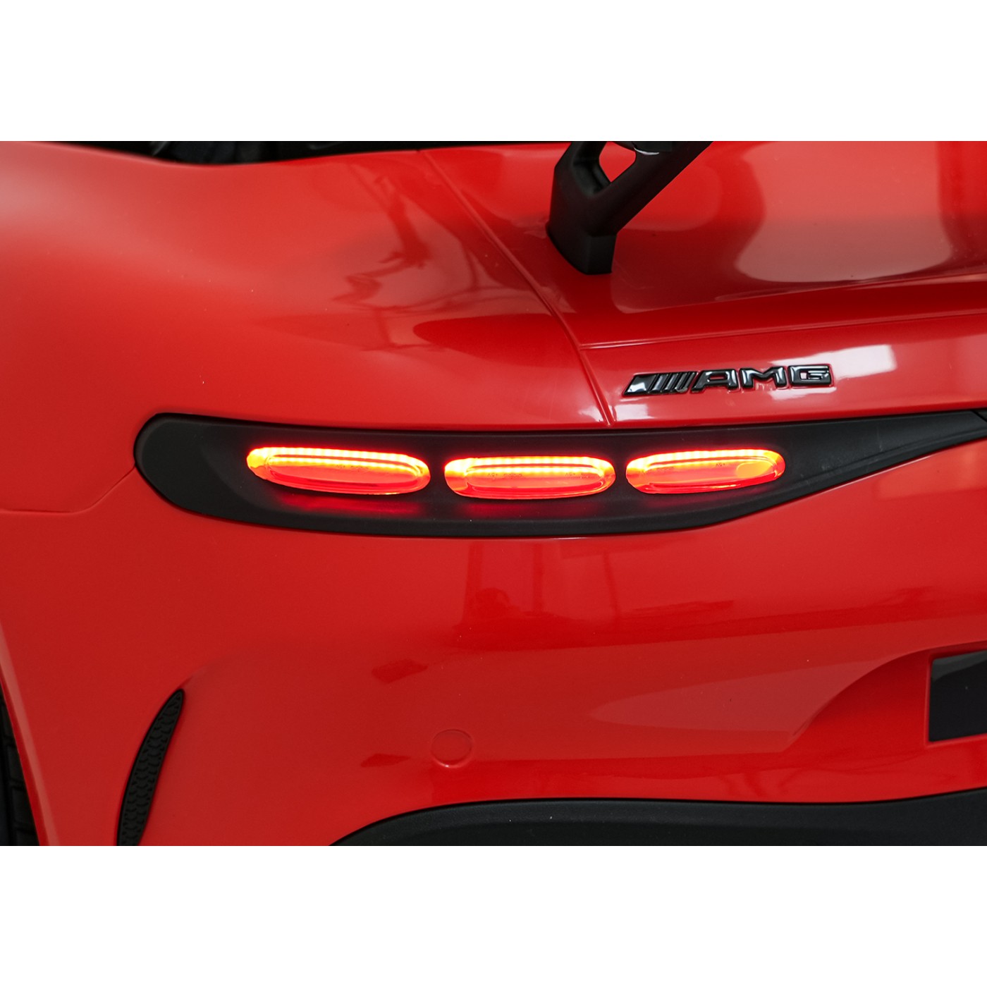 Vozidlo Mercedes Benz GT63 AMG Červené