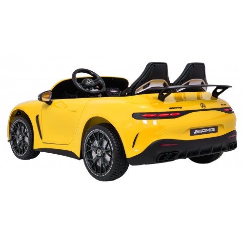 Vozidlo Mercedes Benz GT63 AMG žlté
