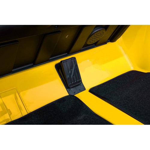 Vozidlo Mercedes Benz GT63 AMG žlté