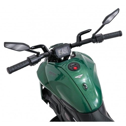 Motor vozidla Ducati Diavel x Bentley Green