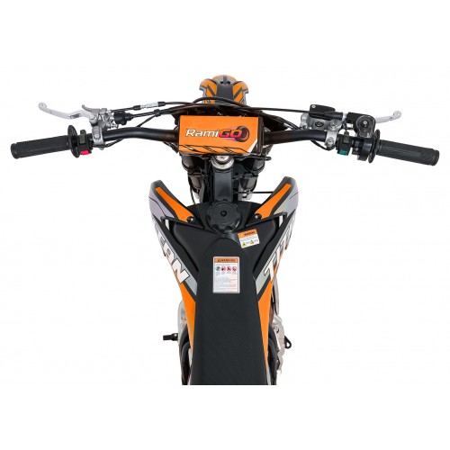 Vozidlo s oranžovým spaľovacím motorom TITAN 300cc