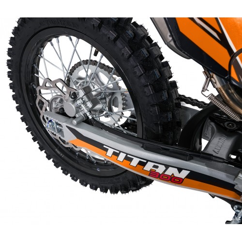 Vozidlo s oranžovým spaľovacím motorom TITAN 300cc
