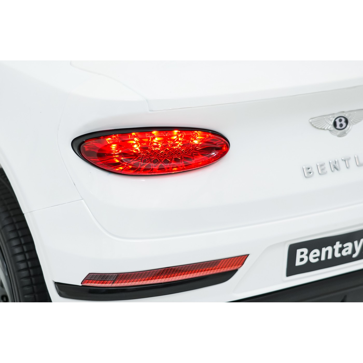 Bentley Bentayga S biele vozidlo
