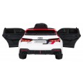 Vozidlo Audi RS6 Avant GT bielej farby