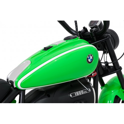 Motor vozidla BMW R18 zelený