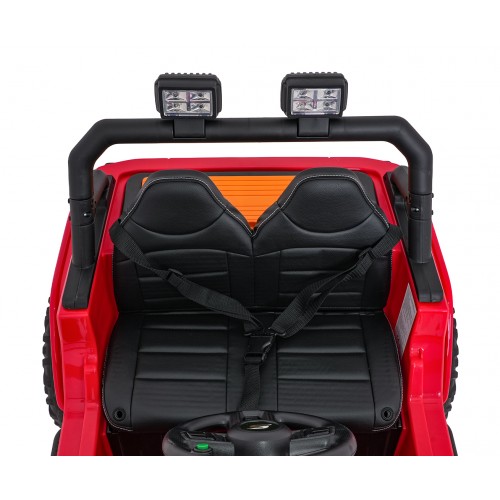 Červené vozidlo Jeep Monster
