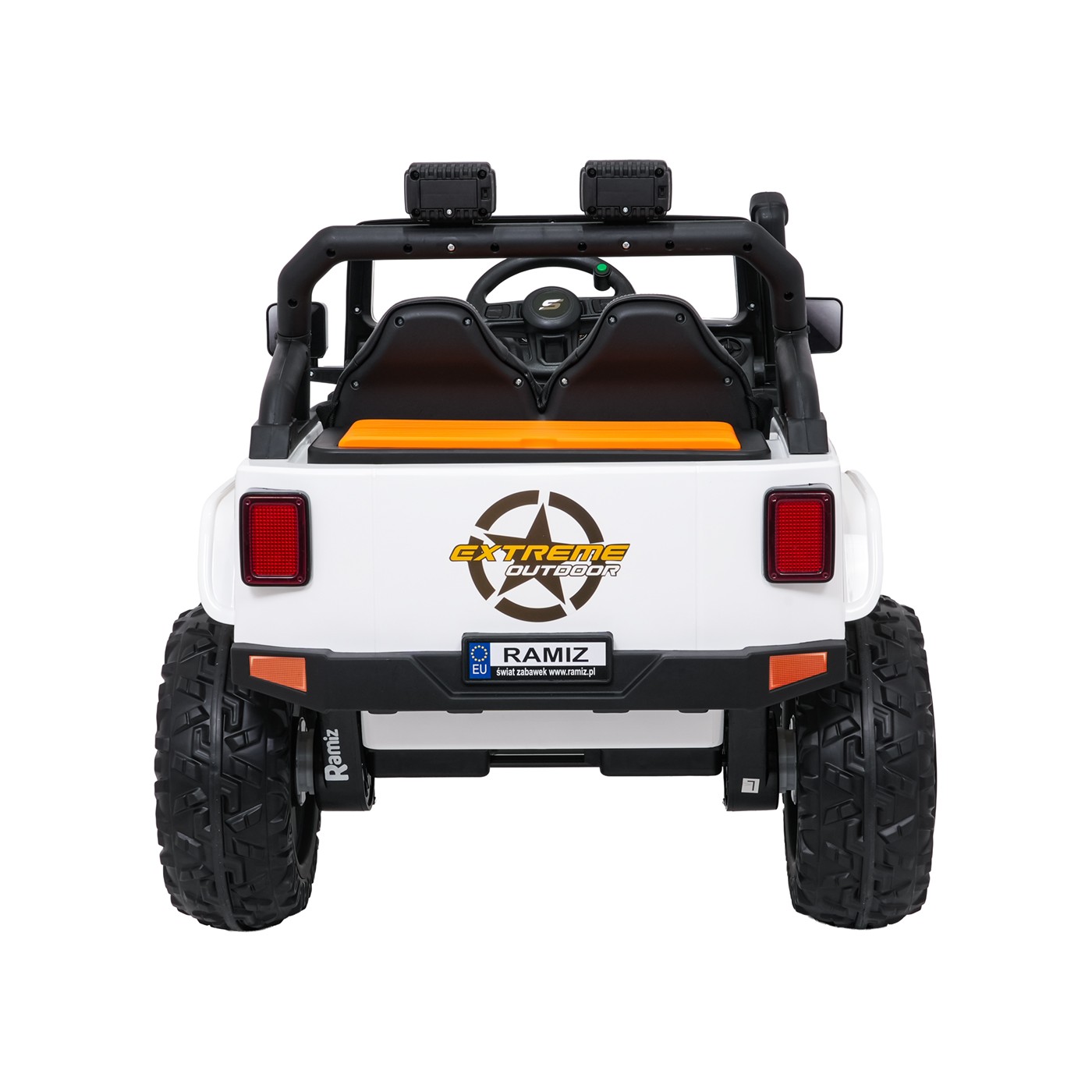 Biele vozidlo Jeep Monster