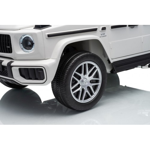 Mercedes G63 AMG biele vozidlo