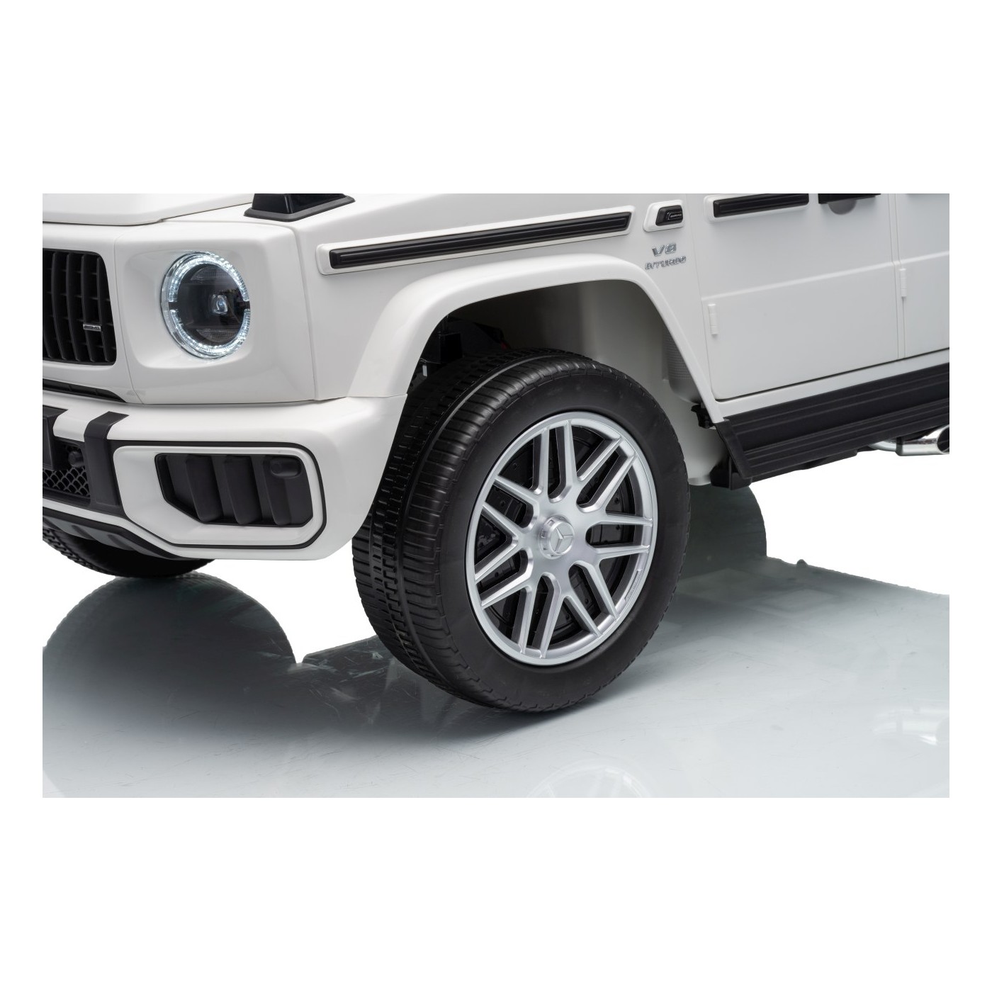 Mercedes G63 AMG biele vozidlo
