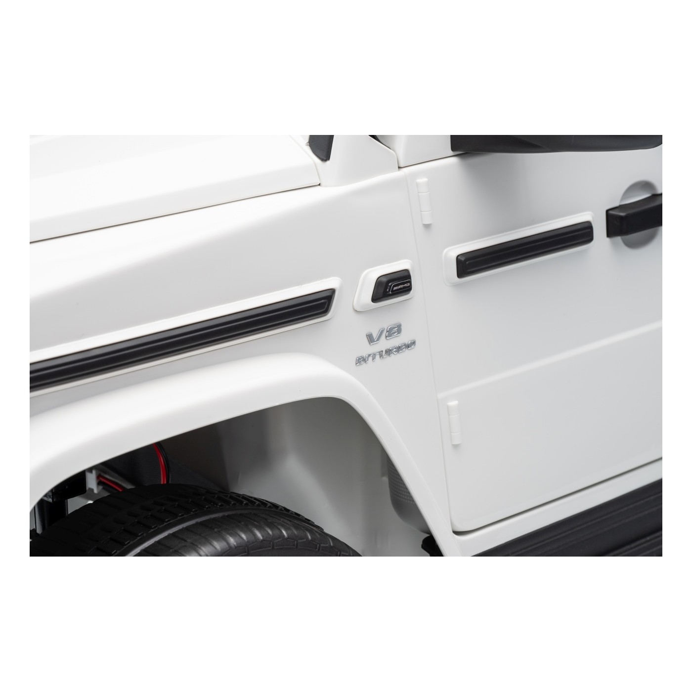 Mercedes G63 AMG biele vozidlo