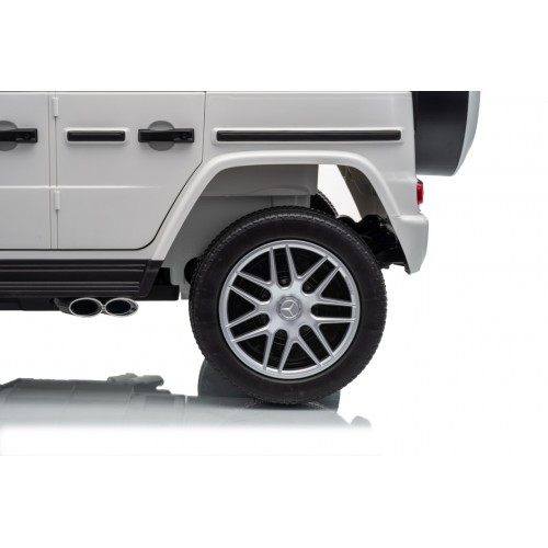 Mercedes G63 AMG biele vozidlo