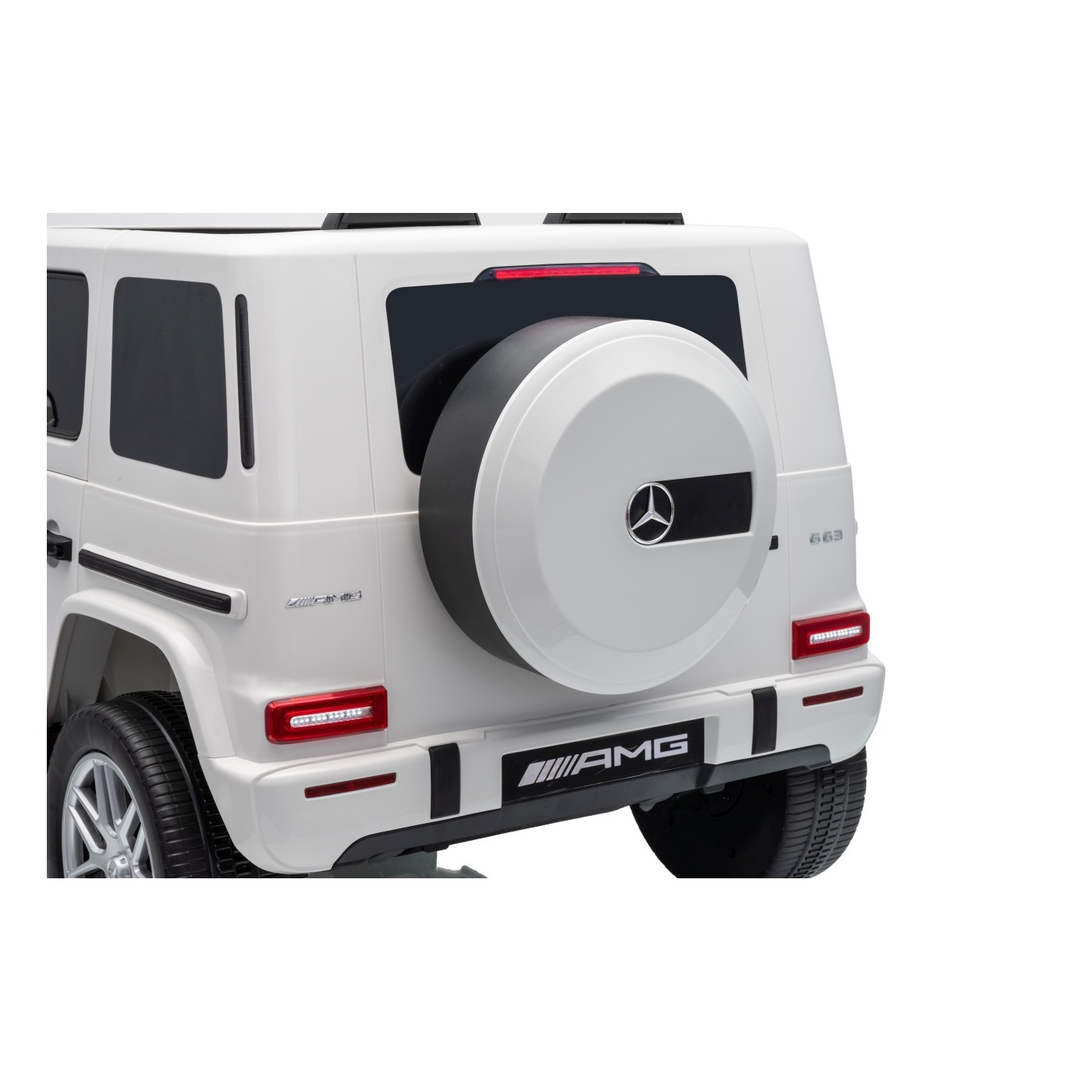Mercedes G63 AMG biele vozidlo
