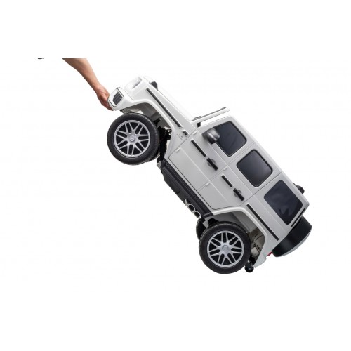Mercedes G63 AMG biele vozidlo
