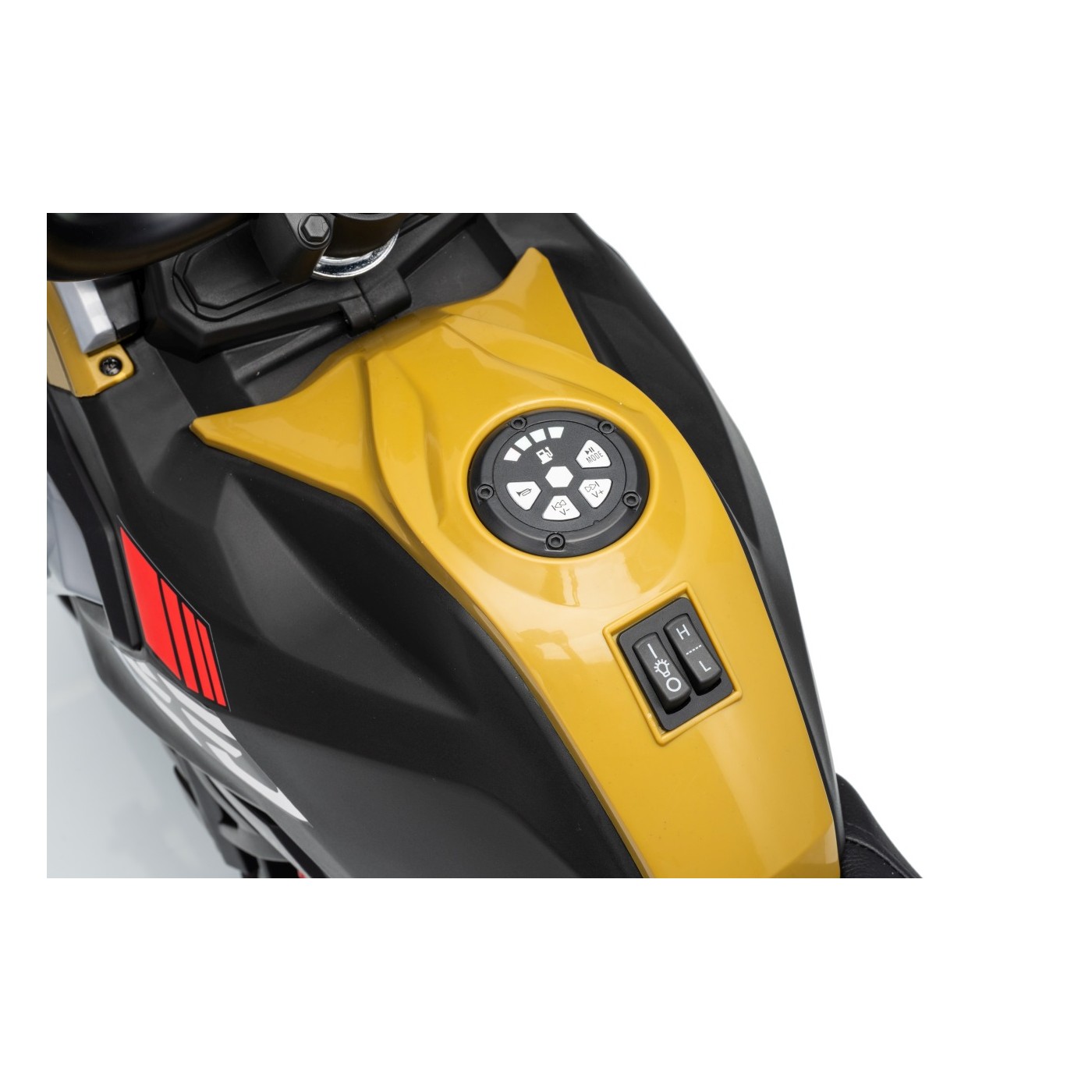 Motor vozidla BMW G310GS šampanské