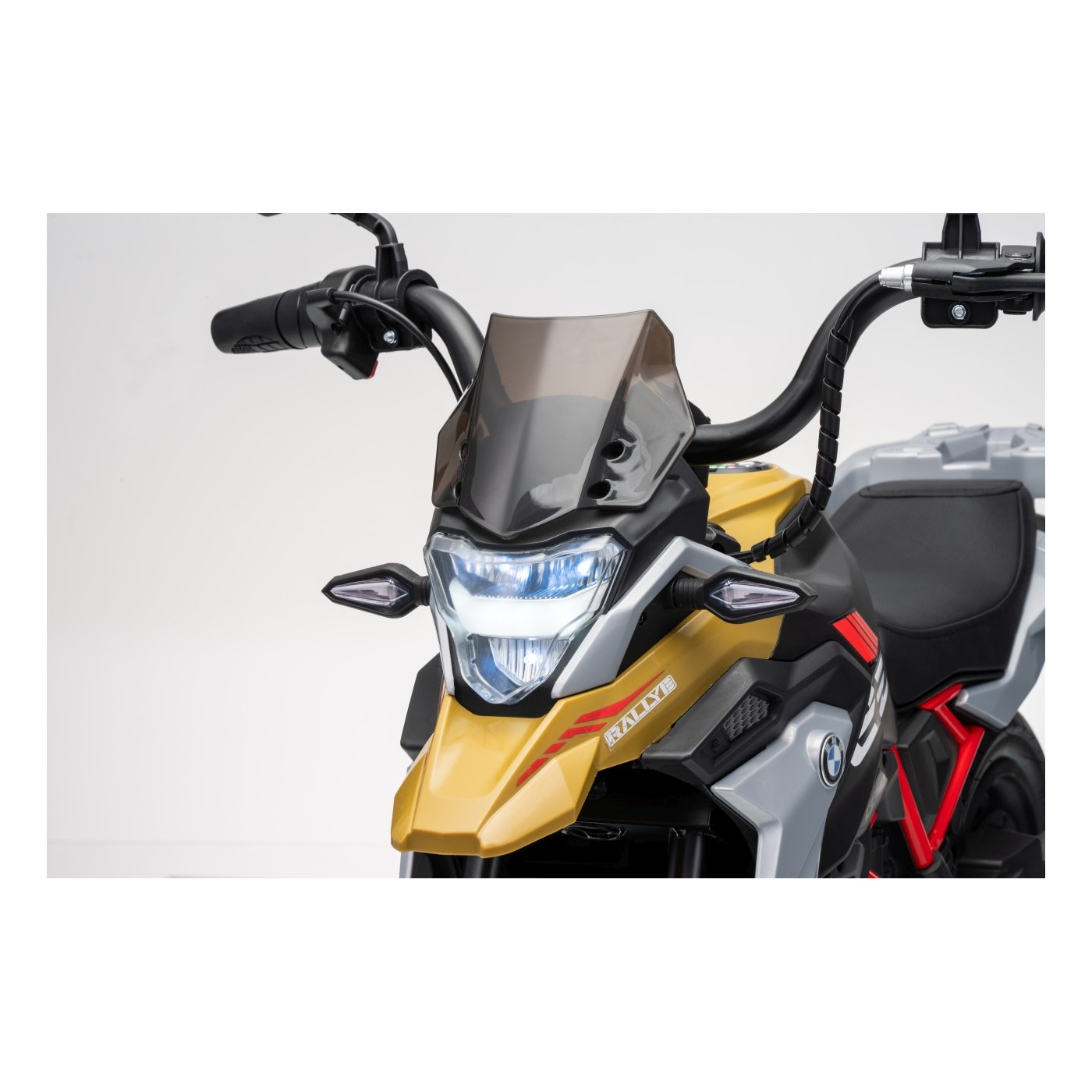 Motor vozidla BMW G310GS šampanské