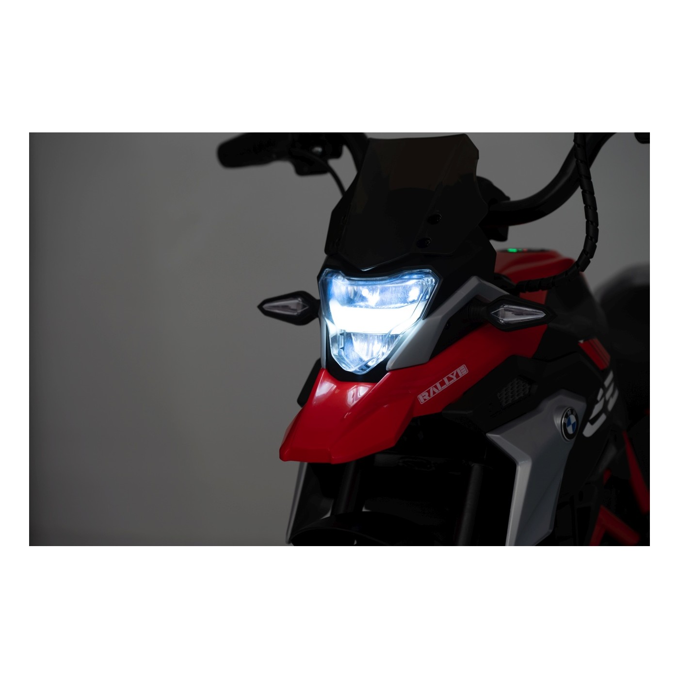 Motor vozidla BMW G310GS Červený
