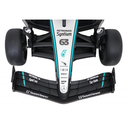 Vozidlo AMG PETRONAS F1 Čierne pretekárske auto