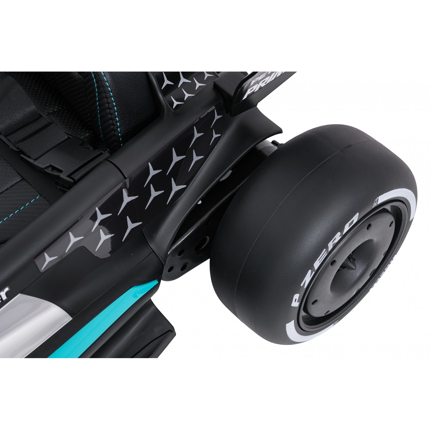 Vozidlo AMG PETRONAS F1 Čierne pretekárske auto