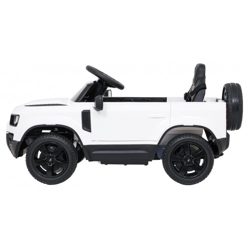 Land Rover Defender biele vozidlo
