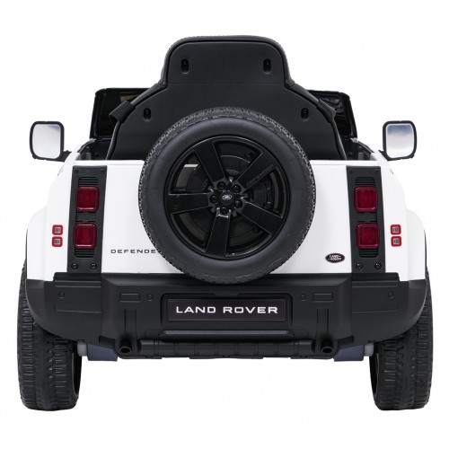 Land Rover Defender biele vozidlo