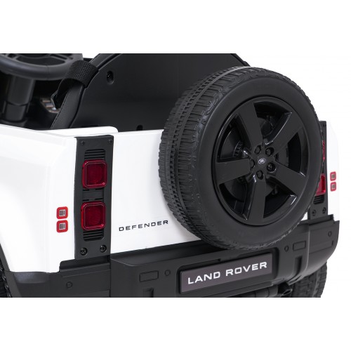Land Rover Defender biele vozidlo
