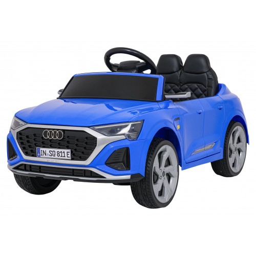 Modré vozidlo Audi SQ8