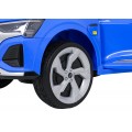 Modré vozidlo Audi SQ8