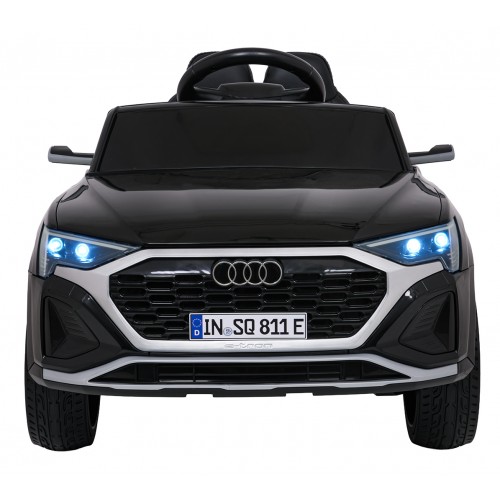 Čierne vozidlo Audi SQ8