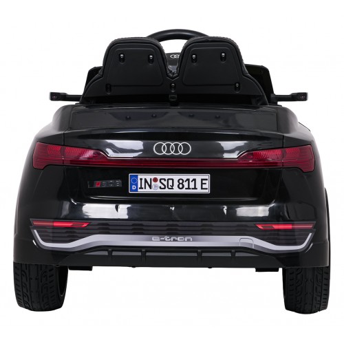 Čierne vozidlo Audi SQ8