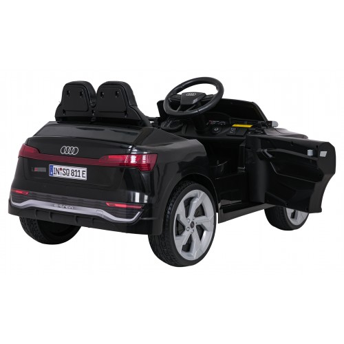 Čierne vozidlo Audi SQ8
