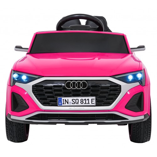 Ružové vozidlo Audi SQ8
