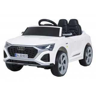 Audi SQ8 biele vozidlo