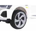 Audi SQ8 biele vozidlo