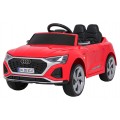 Audi SQ8 Červené vozidlo