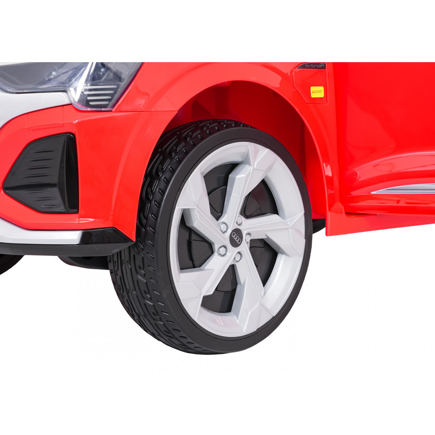 Audi SQ8 Červené vozidlo